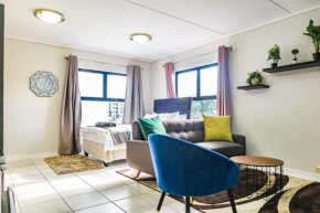 Insaka's 2 Greenlee Apartment - Greenlee Lifestyle Centre, Sandton, Sandton